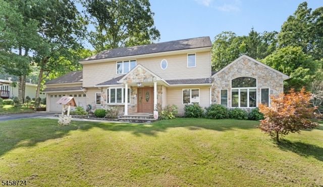 127 Mountain Circle South, West Milford Twp., NJ 07480