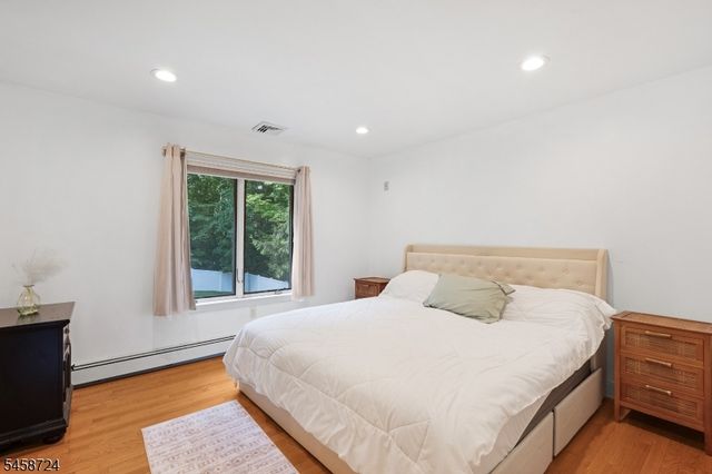 127 Mountain Circle South, West Milford Twp., NJ 07480