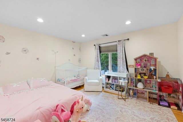 127 Mountain Circle South, West Milford Twp., NJ 07480