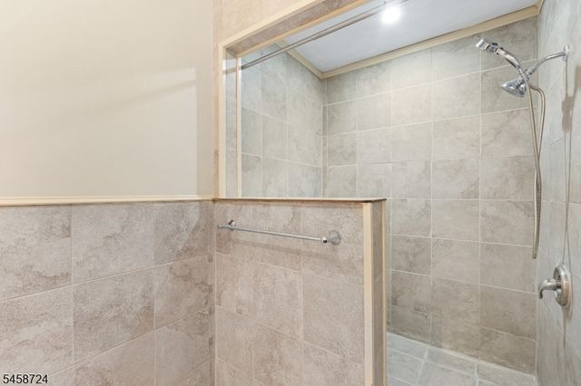 127 Mountain Circle South, West Milford Twp., NJ 07480