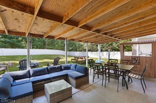 127 Mountain Circle South, West Milford Twp., NJ 07480