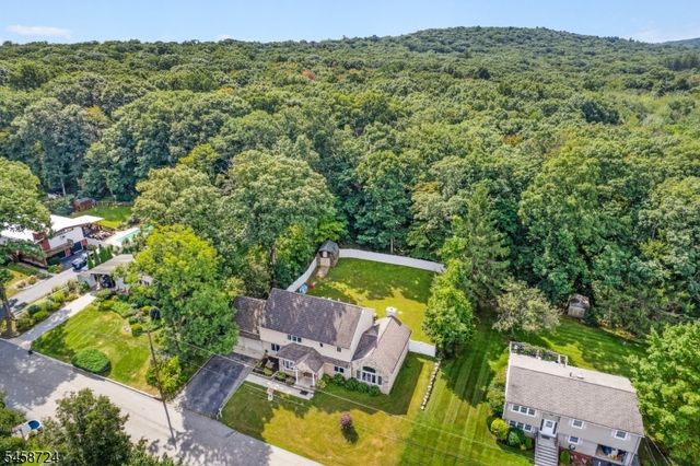 127 Mountain Circle South, West Milford Twp., NJ 07480