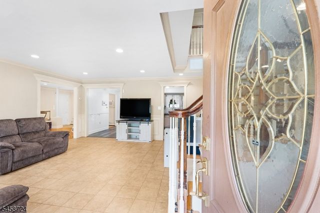 127 Mountain Circle South, West Milford Twp., NJ 07480