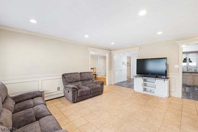 127 Mountain Circle South, West Milford Twp., NJ 07480