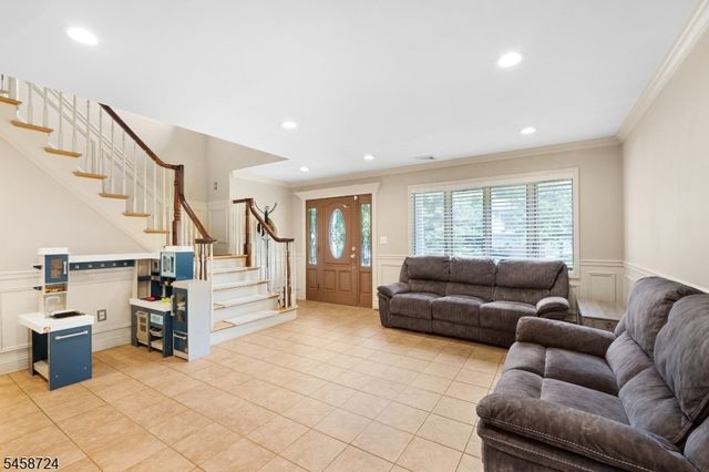 127 Mountain Circle South, West Milford Twp., NJ 07480