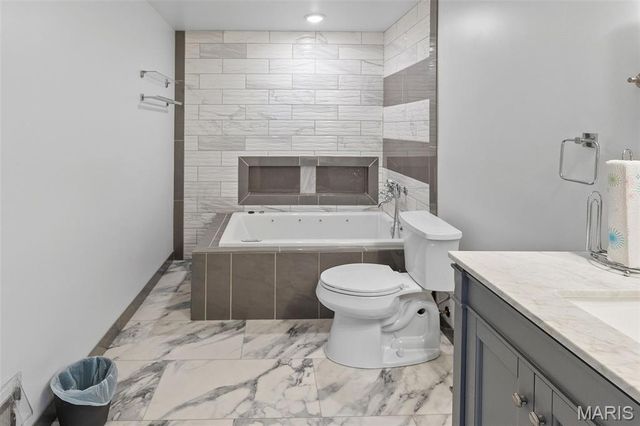 133 Rivermeade Lane, Belleville, IL 62220