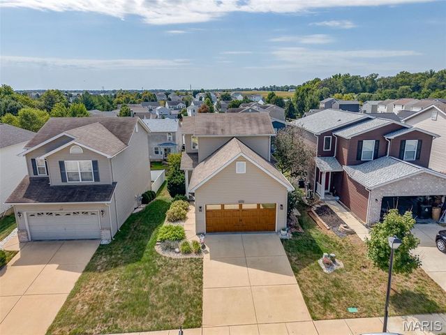 133 Rivermeade Lane, Belleville, IL 62220