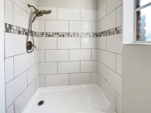 205 Bastrop Street, Angleton, TX 77515