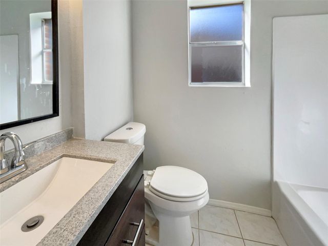 205 Bastrop Street, Angleton, TX 77515