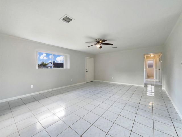 205 Bastrop Street, Angleton, TX 77515