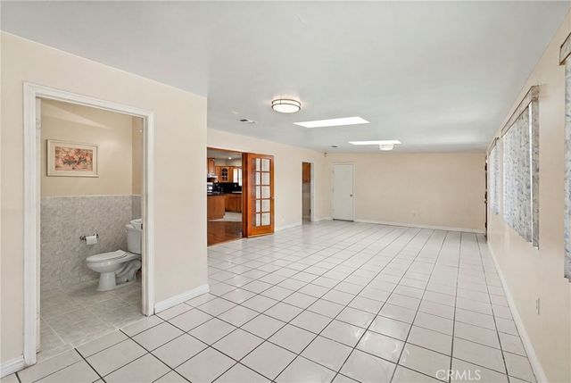22427 Vanowen, West Hills, CA 91307