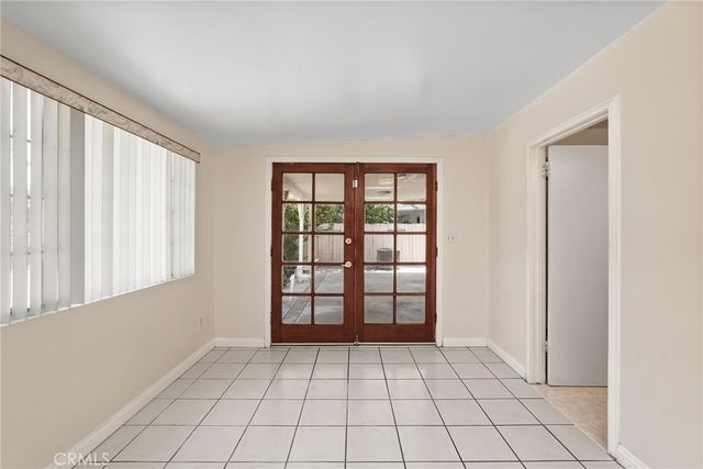 22427 Vanowen, West Hills, CA 91307