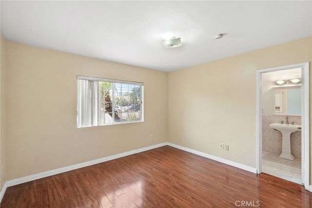 22427 Vanowen, West Hills, CA 91307