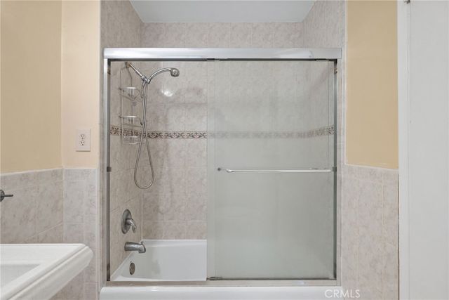 22427 Vanowen, West Hills, CA 91307