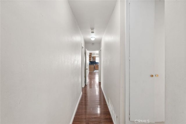 22427 Vanowen, West Hills, CA 91307