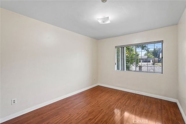 22427 Vanowen, West Hills, CA 91307