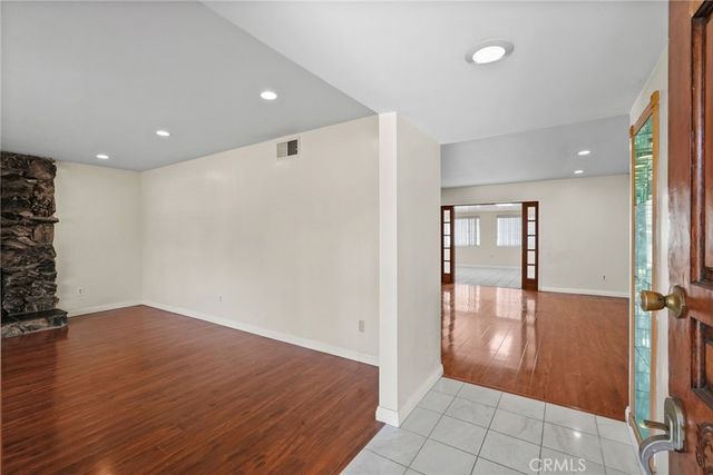 22427 Vanowen, West Hills, CA 91307
