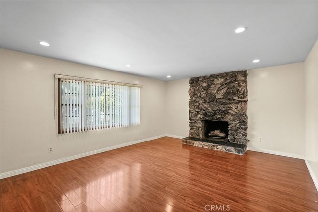 22427 Vanowen, West Hills, CA 91307