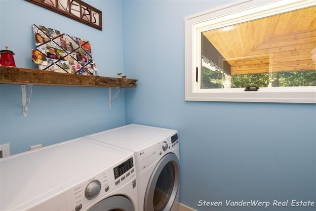 12640 Bucs Drive, Grand Haven, MI 49417