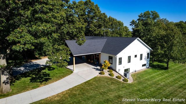 12640 Bucs Drive, Grand Haven, MI 49417