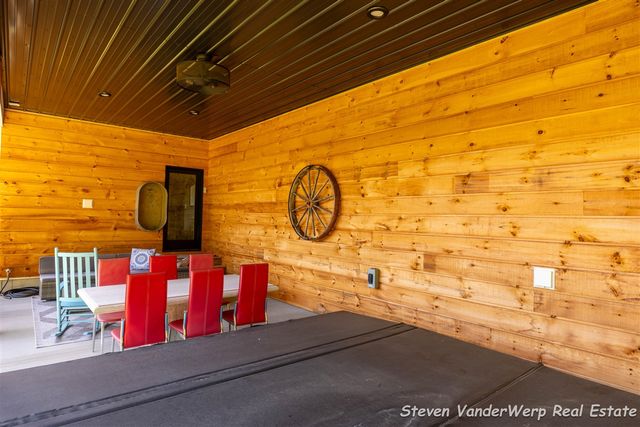 12640 Bucs Drive, Grand Haven, MI 49417