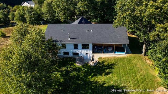 12640 Bucs Drive, Grand Haven, MI 49417