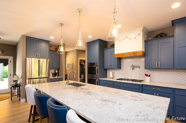 12640 Bucs Drive, Grand Haven, MI 49417