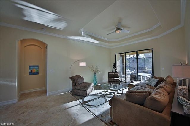 9461 Italia WAY, Naples, FL 34113