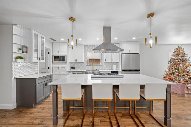 9806 Parkford Drive, Dallas, TX 75238