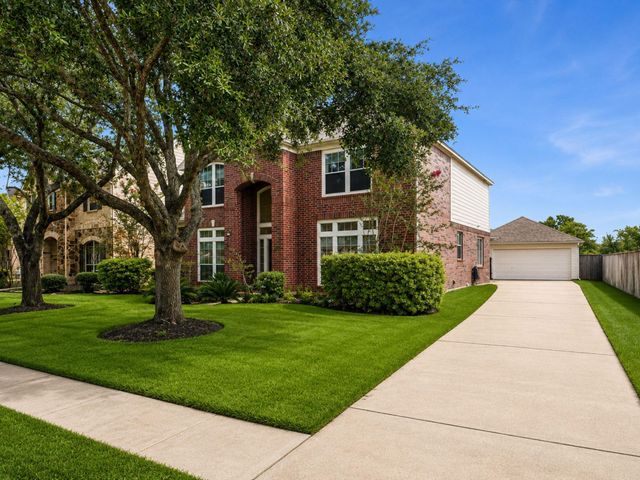 2302 Upland Park Drive, Sugar Land, TX 77479
