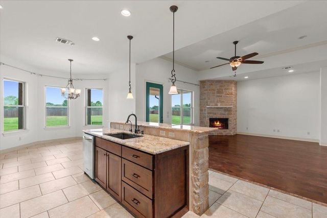 101 Eland Ave, Bastrop, TX 78602