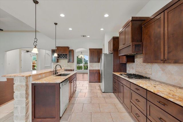 101 Eland Ave, Bastrop, TX 78602