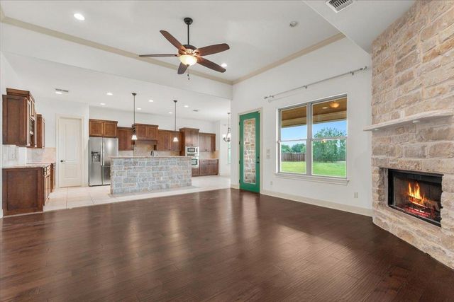 101 Eland Ave, Bastrop, TX 78602