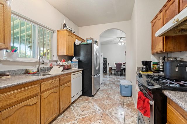 2065 S Wolters Avenue, Fresno, CA 93702