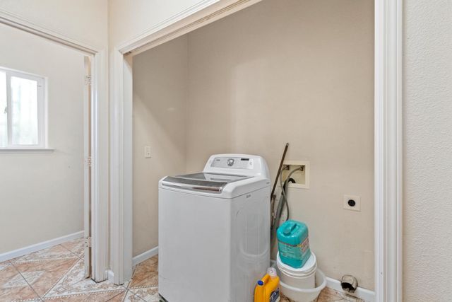 2065 S Wolters Avenue, Fresno, CA 93702