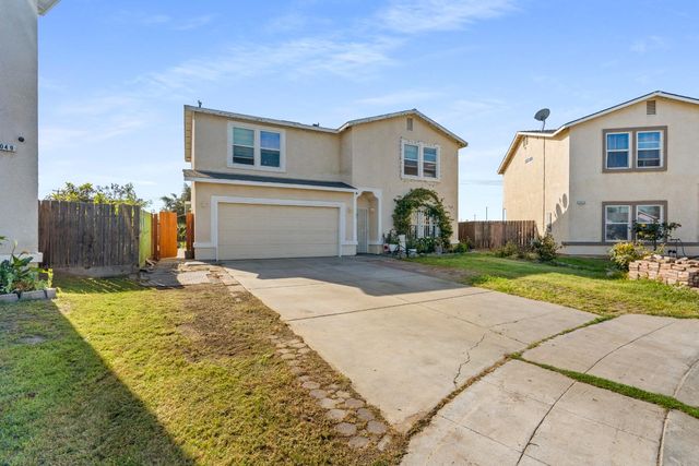 2065 S Wolters Avenue, Fresno, CA 93702