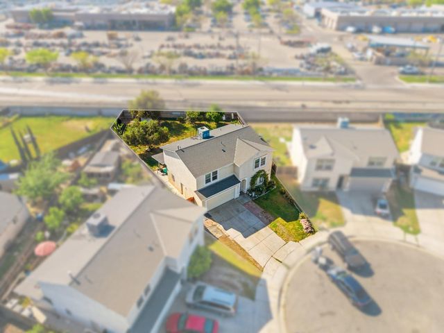 2065 S Wolters Avenue, Fresno, CA 93702