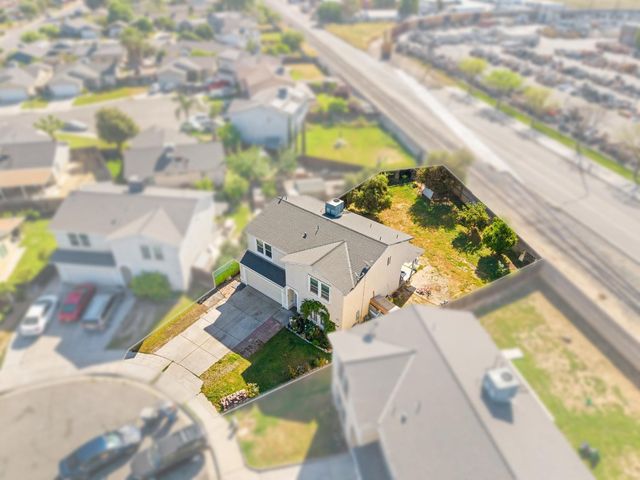 2065 S Wolters Avenue, Fresno, CA 93702