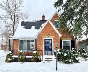 16301 Invermere Avenue, Cleveland, OH 44128