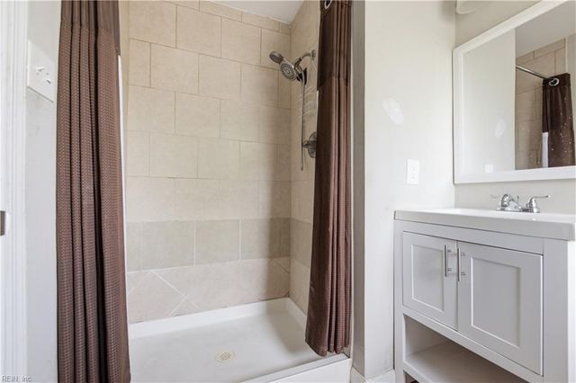 1637 Guthrie ST, Virginia Beach, VA 23464