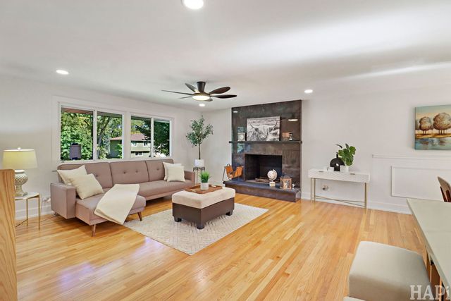 1425 Concord Lane, Schaumburg, IL 60193