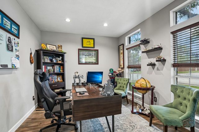 10900 Sycamore Drive N, La Porte, TX 77571