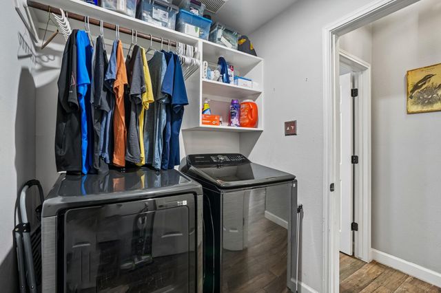 10900 Sycamore Drive N, La Porte, TX 77571