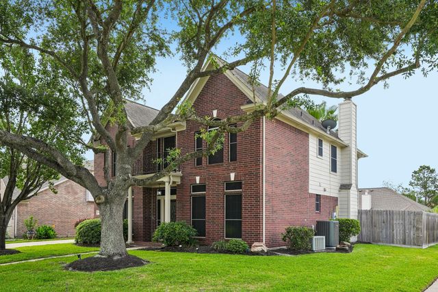 10900 Sycamore Drive N, La Porte, TX 77571