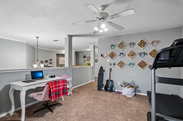 10900 Sycamore Drive N, La Porte, TX 77571