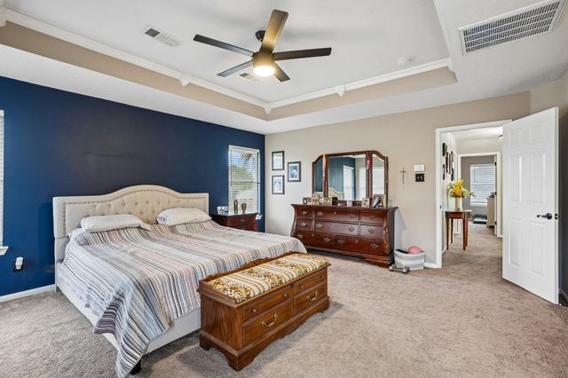 10900 Sycamore Drive N, La Porte, TX 77571