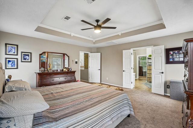 10900 Sycamore Drive N, La Porte, TX 77571
