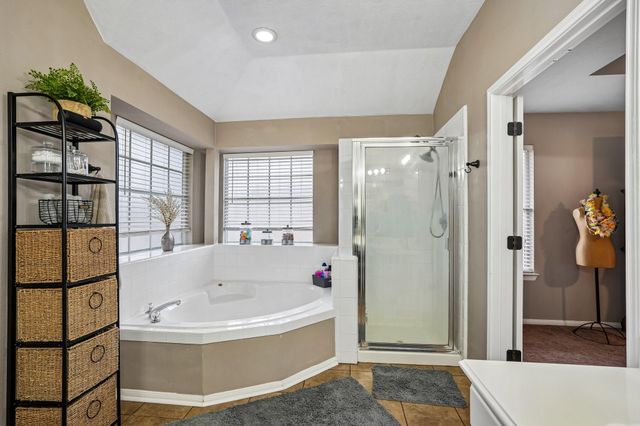 10900 Sycamore Drive N, La Porte, TX 77571