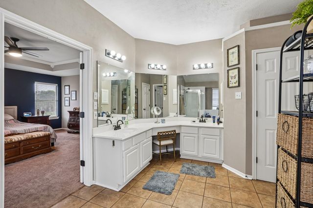 10900 Sycamore Drive N, La Porte, TX 77571