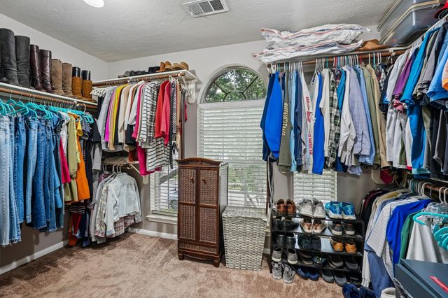 10900 Sycamore Drive N, La Porte, TX 77571